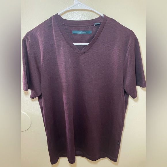✨Men’s Perry Ellis VNeck Shirt Size S - Picture 1 of 6